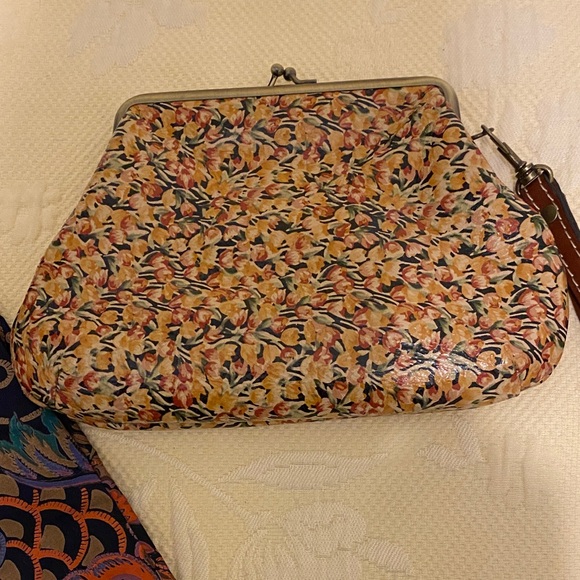 Patricia Nash Handbags - Patricia Nash Floral Print Clutch Bag, minimal wear